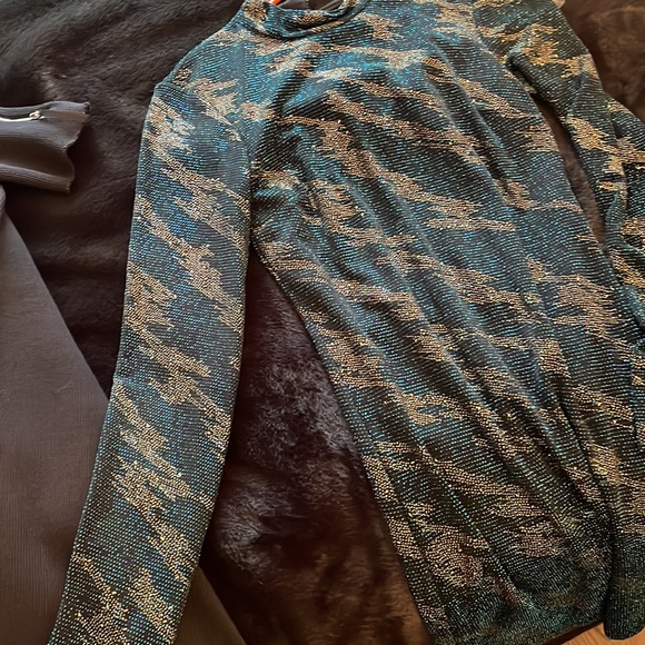 Beautiful long sleeve top shop dress - Picture 2 of 3